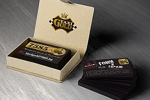 精致的国外出租车司机名片设计