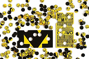 来自国外Mostarda镂空的个性名片设计欣赏